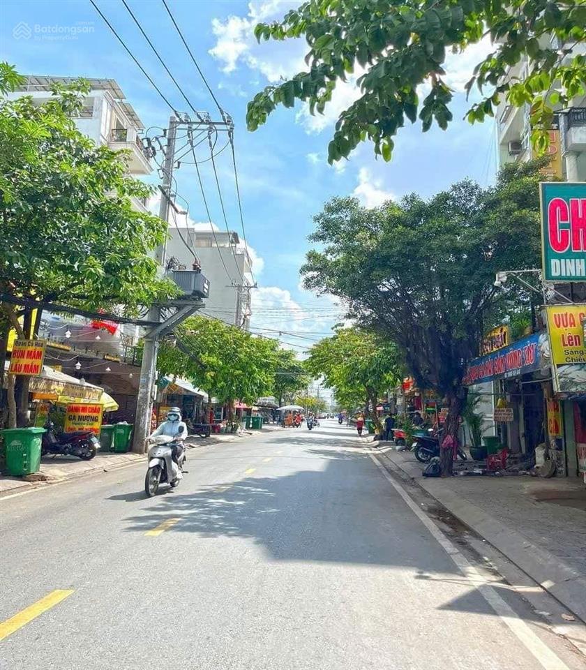 Bán nhà 7 tầng (6 x 27m) mặt tiền kinh doanh lý phục man, bình thuận, q7