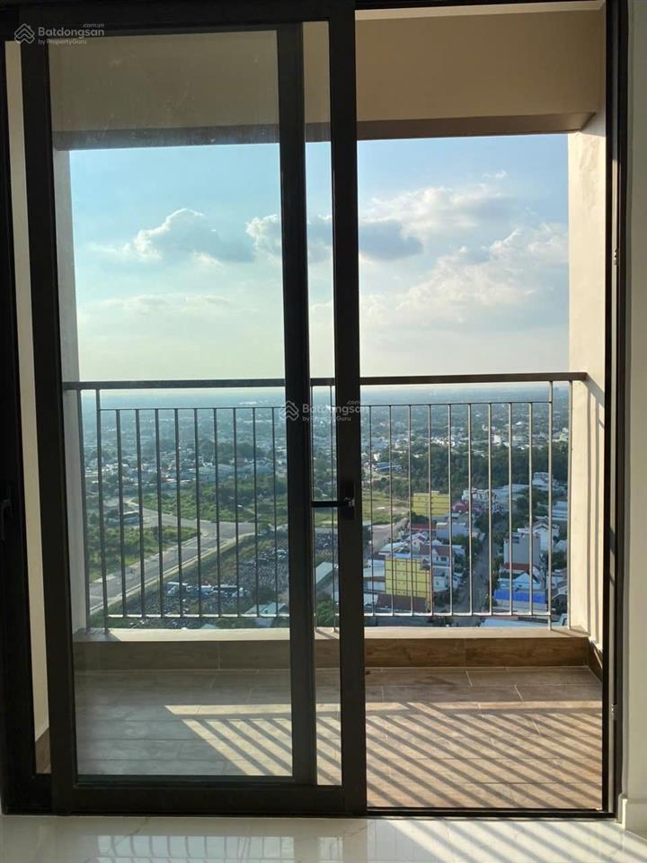 Bán lỗ căn 2pn có ban công  opal skyline