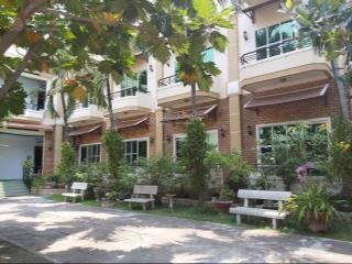 Chính chủ bán/cho thuê khách sạn mặt tiền đang hoạt động tại trung tâm thành phố tuy hoà, phú yên