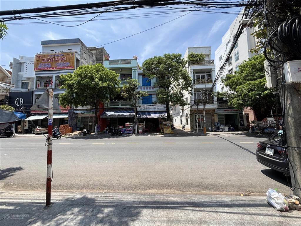 Bán hà mặt tiền 5.1 m trần hưng đạo  tuy hoà, nở hậu, mặt sau hẻm xe hơi, hướng nam thoáng mát