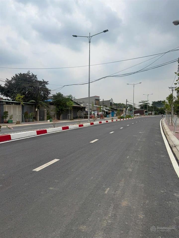 Chính chủ bán nhà lầu mặt tiền 30/4 làng đại học thủ đức 8,