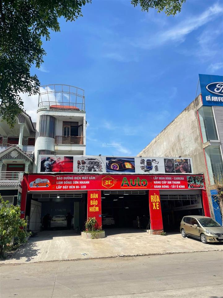 Chính chủ cần bán nhà 2 lầu và gara oto sát vincom 550