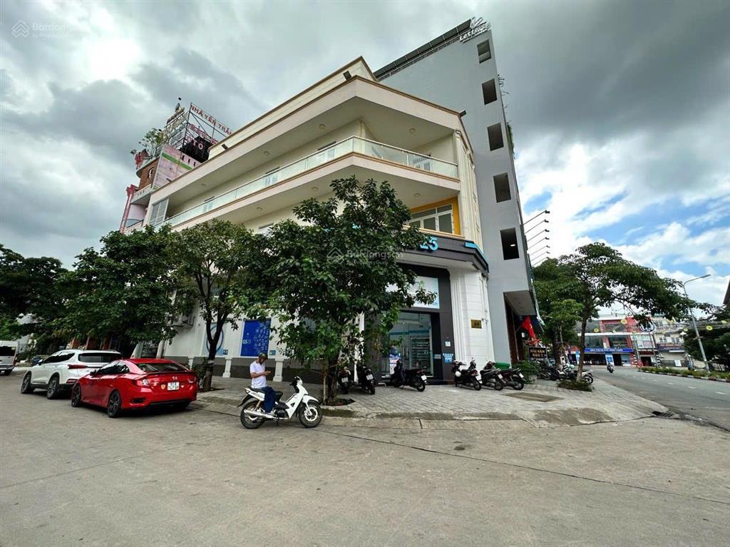 Chính chủ cần bán nhà mặt tiền kinh doanh ds9 tthc dĩ an