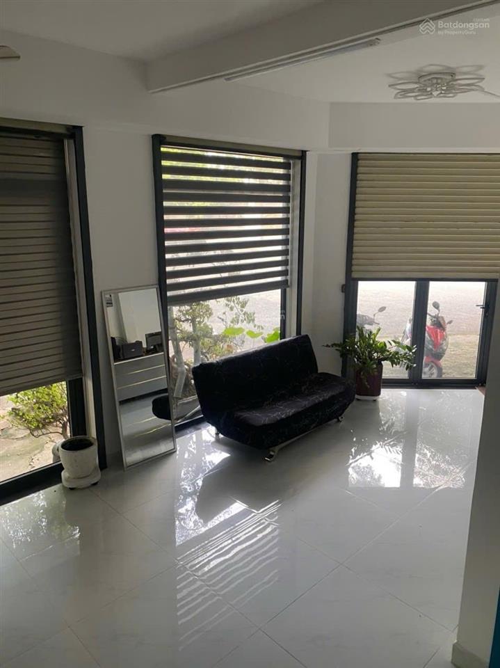 Chính chủ bán nhà đường b trung tâm hành chính, góc 2 mặt tiền