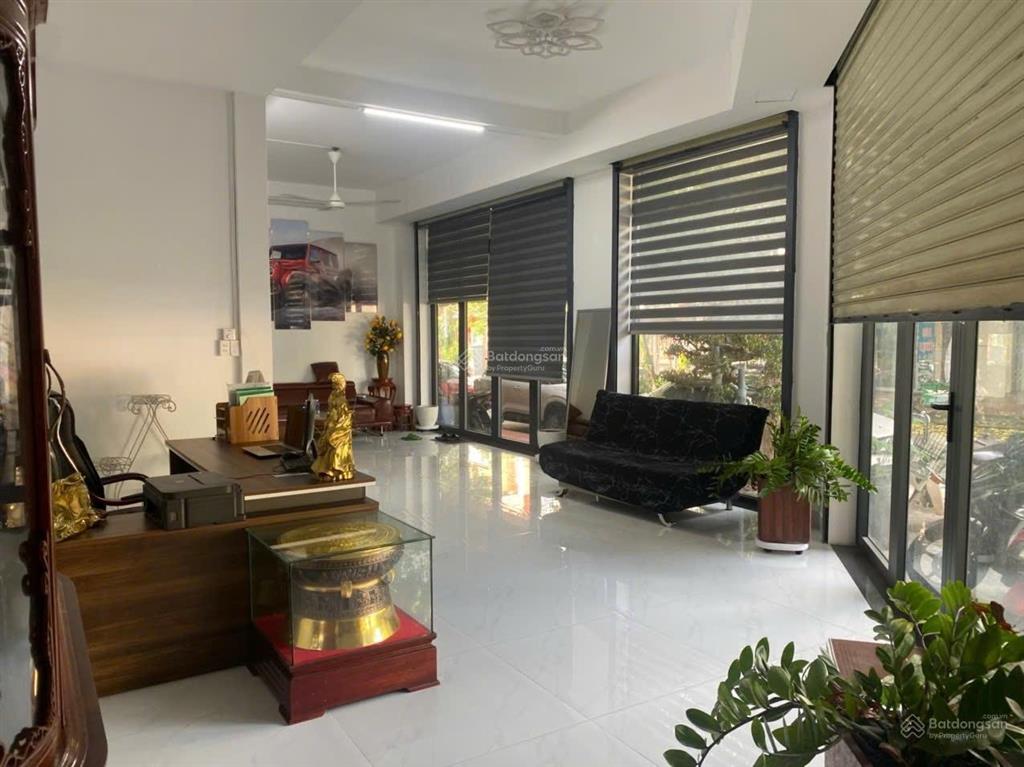 Chính chủ bán nhà đường b trung tâm hành chính, góc 2 mặt tiền