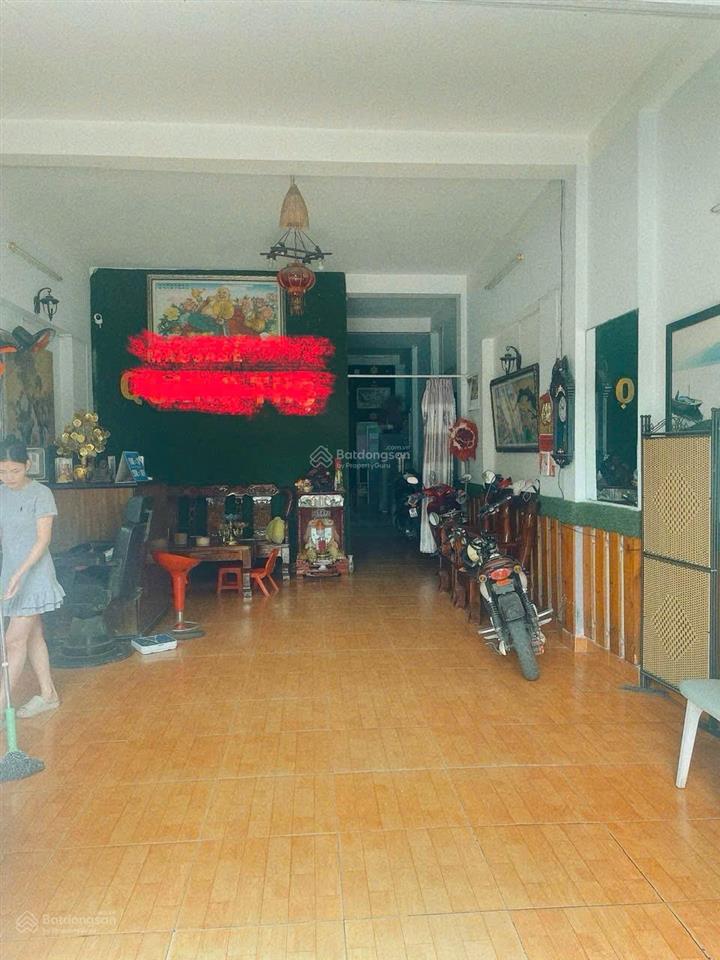 Chính chủ cần bán nhà mặt tiền kinh doanh khu sầm uất nhất vincom 550