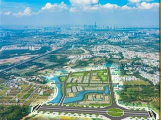 Chủ cần tiền bán căn nhà mới xây hoàn thiện bên ngoài, 1 trệt, 2 lầu. dt 100m giá 8tỷ 100 triệu