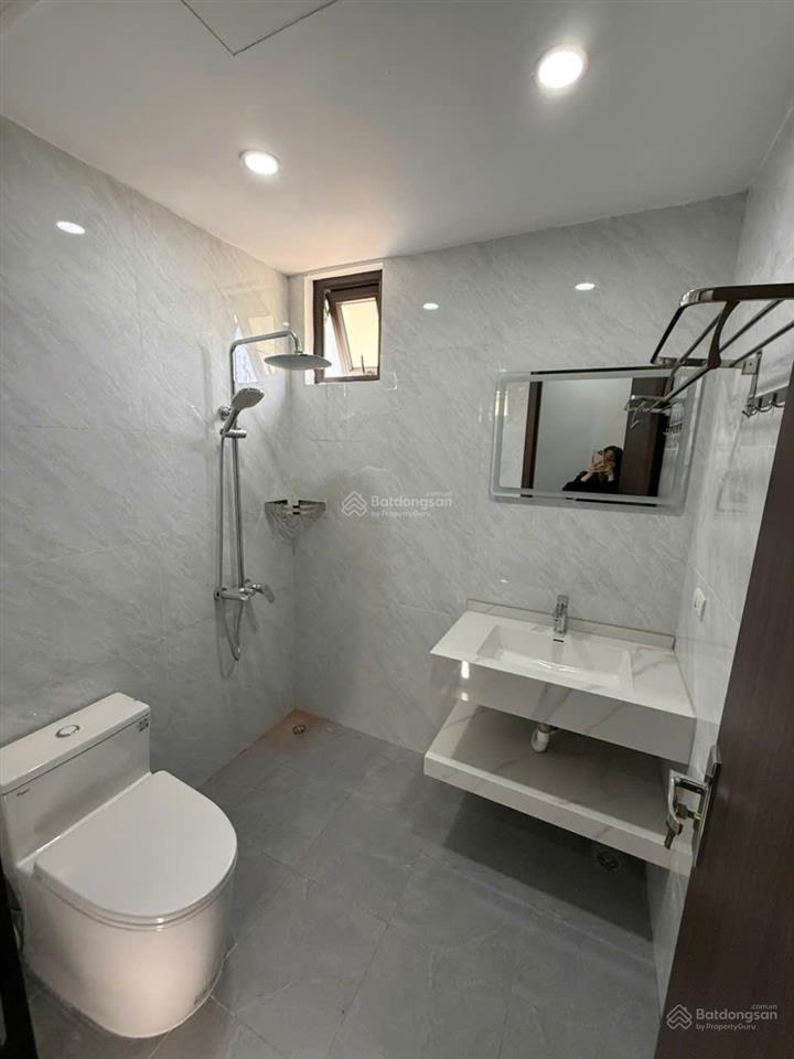 Chính chủ bán nhà 6 tầng, đường ô tô tránh có vỉa hè khu tái định cư nhổn phường xuân phương.