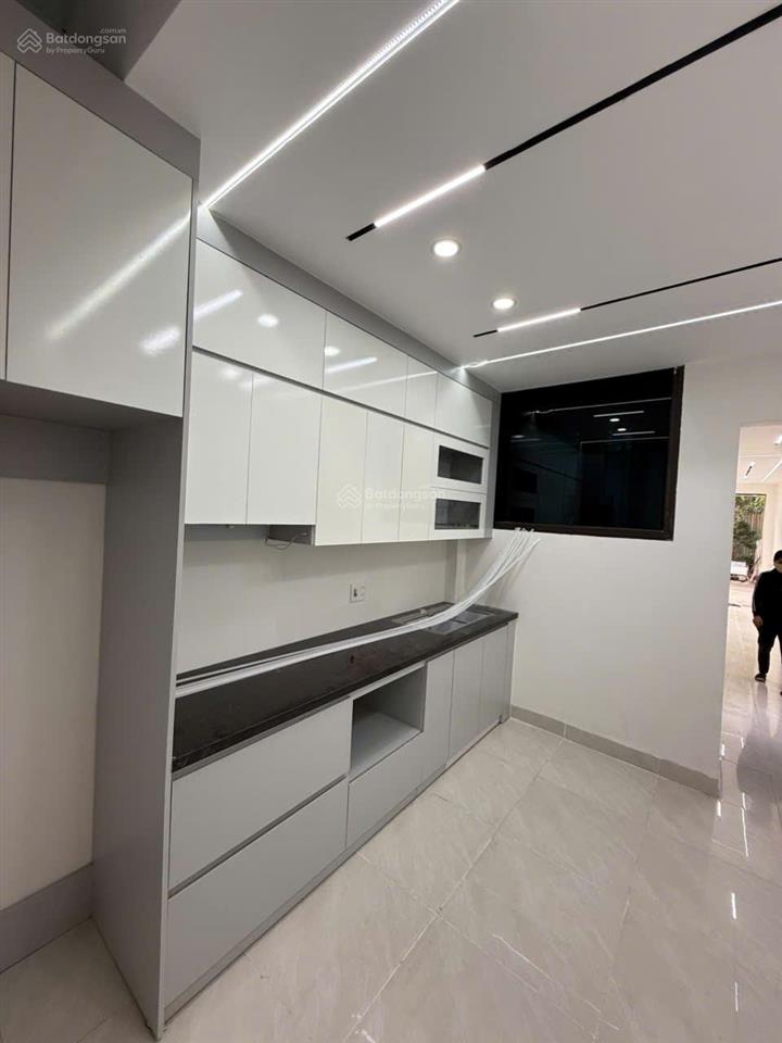 Chính chủ bán nhà 6 tầng, đường ô tô tránh có vỉa hè khu tái định cư nhổn phường xuân phương.