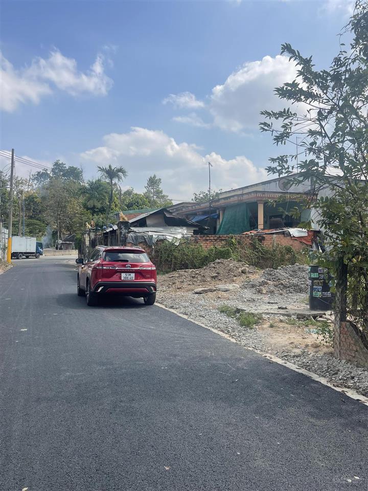 11,7m ngang có 120m2 odt đất ngay ngã 4 hoà lợi đường vào vsip2 và trung tâm tp mới đường nhựa 6m