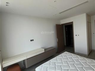 Tôi bán căn hộ 03 phòng ngủ m2 tầng 30 view 02 hồ đã sửa đẹp (0913 809 ***)