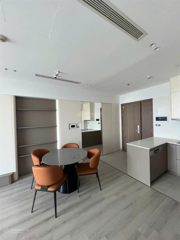 Tôi bán căn hộ 03 phòng ngủ, m2, tầng 30 view 02 hồ đã sửa đẹp giá 22,5 tỷ (0913 809 ***)