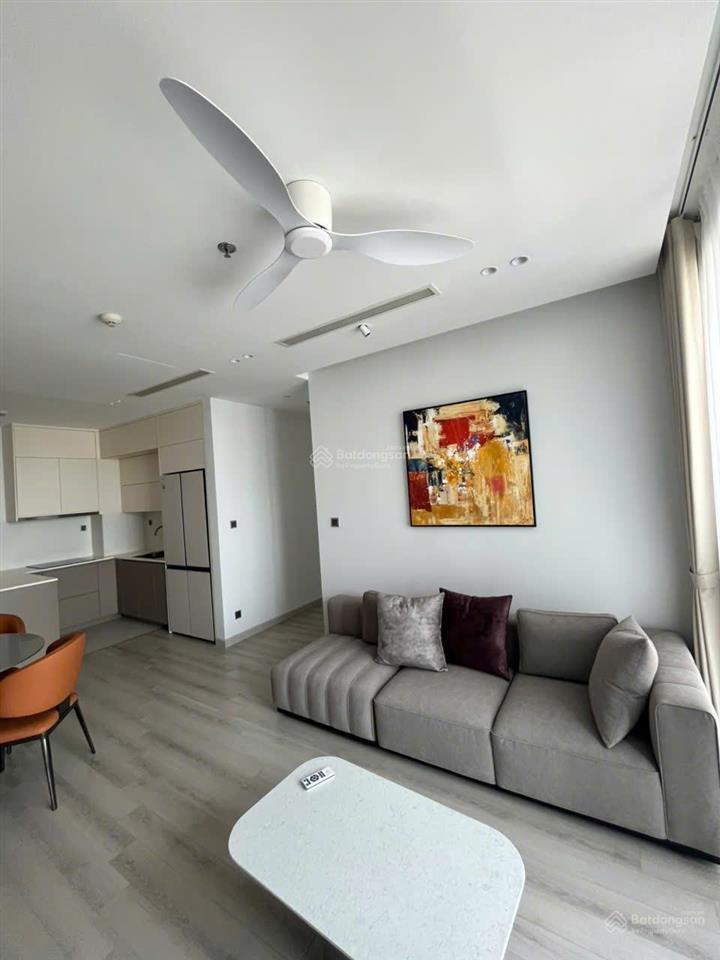 Tôi bán căn hộ 03 phòng ngủ, m2, tầng 30 view 02 hồ đã sửa đẹp giá 22,5 tỷ (0913 809 ***)