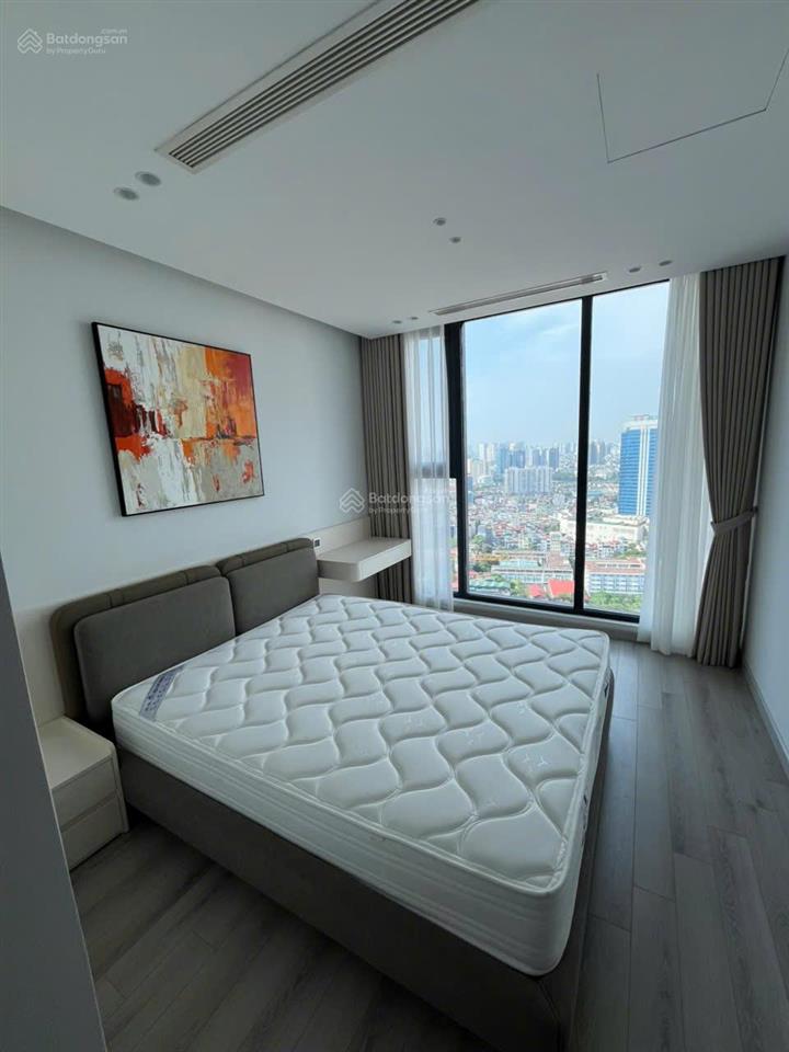 Tôi bán căn hộ 03 phòng ngủ, m2, tầng 30 view 02 hồ đã sửa đẹp giá 22,5 tỷ (0913 809 ***)