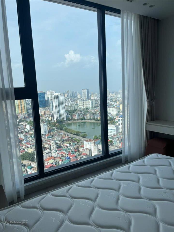 Tôi bán căn hộ 03 phòng ngủ, m2, tầng 30 view 02 hồ đã sửa đẹp giá 22,5 tỷ (0913 809 ***)