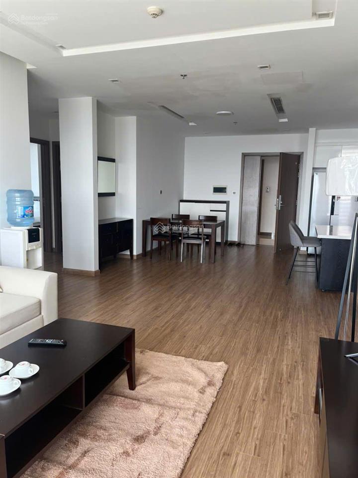 Tôi bán căn hộ 03 phòng ngủ góc đông nam m3 view 02 hồ