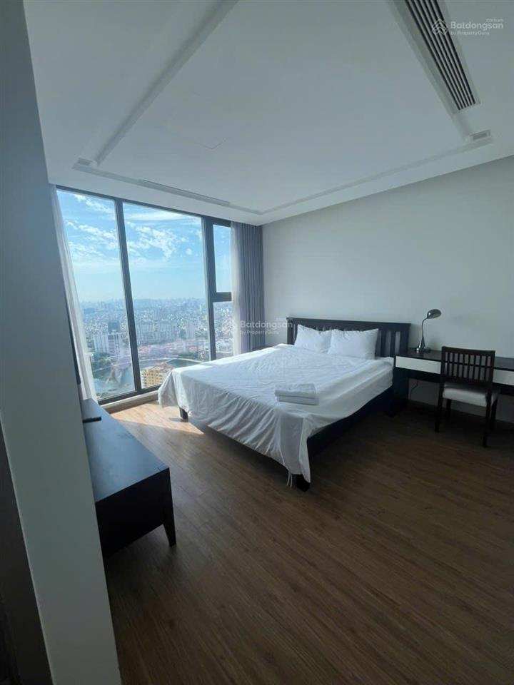 Tôi bán căn hộ 03 phòng ngủ góc đông nam m3 view 02 hồ