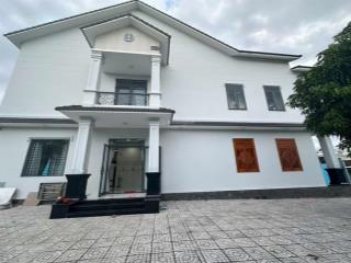 Gấp gấp lắm rồi ạ bán căn biệt thự gần 1.000m2 gần ngã 4 miếu ông cù bình dương  chỉ 11,8 tỷ
