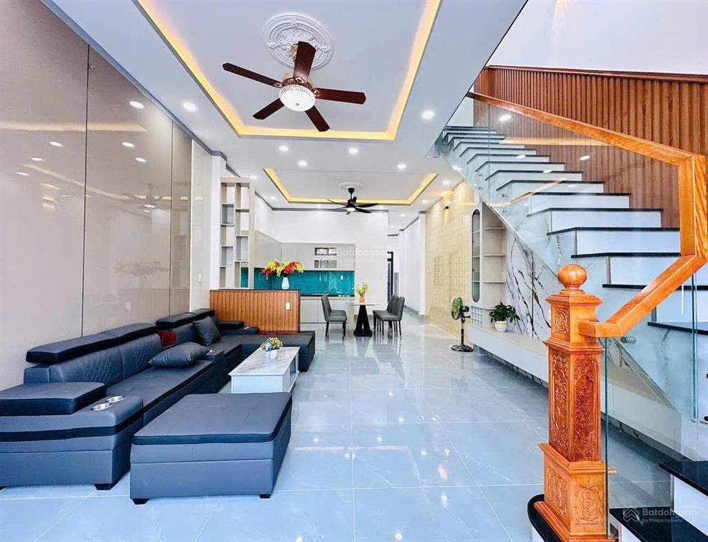 Bán nhà lầu thổ cư ngay ubnd phường trảng dài  dt 5x21  chỉ 4 tỷ 380