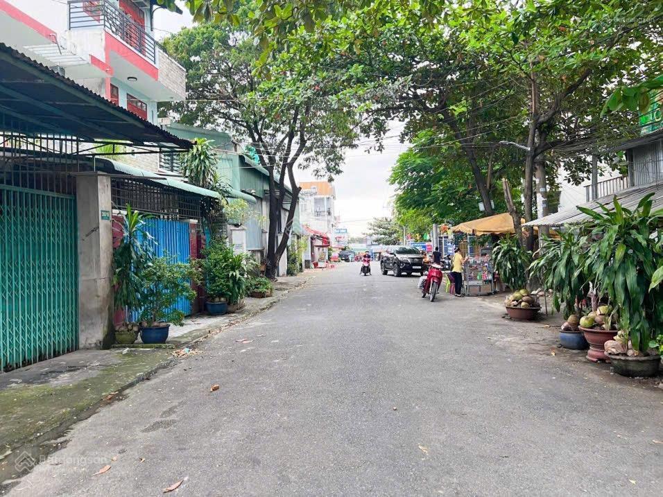 Bán hai căn nhà đối diện hành chính công mới tỉnh đồng nai dt 12,5 x 21 chỉ 8,8 tỷ