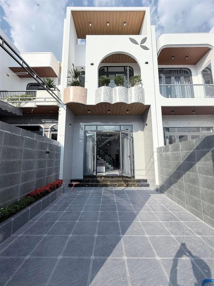 Nhà lầu thổ cư hoàn công gần chợ phú thọ trảng dài  chỉ 4 tỷ 380
