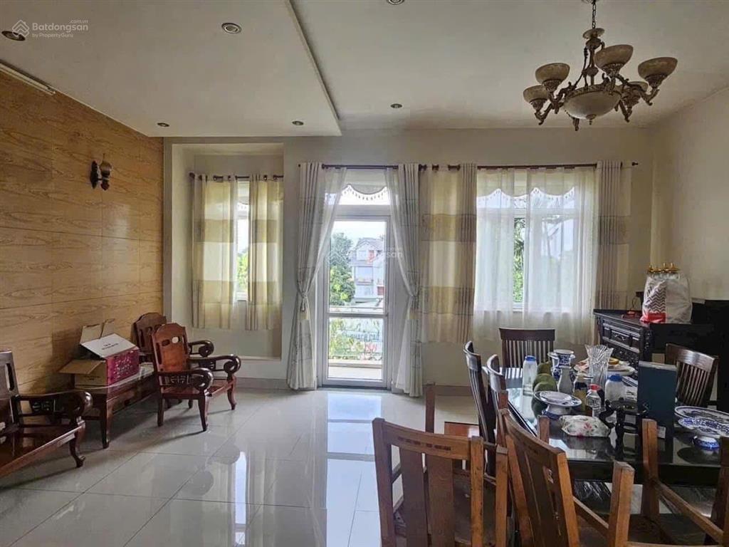 Villa sang trọng mặt tiền đường nguyễn thành phương gần sông đồng nai p. thống nhất, biên hòa