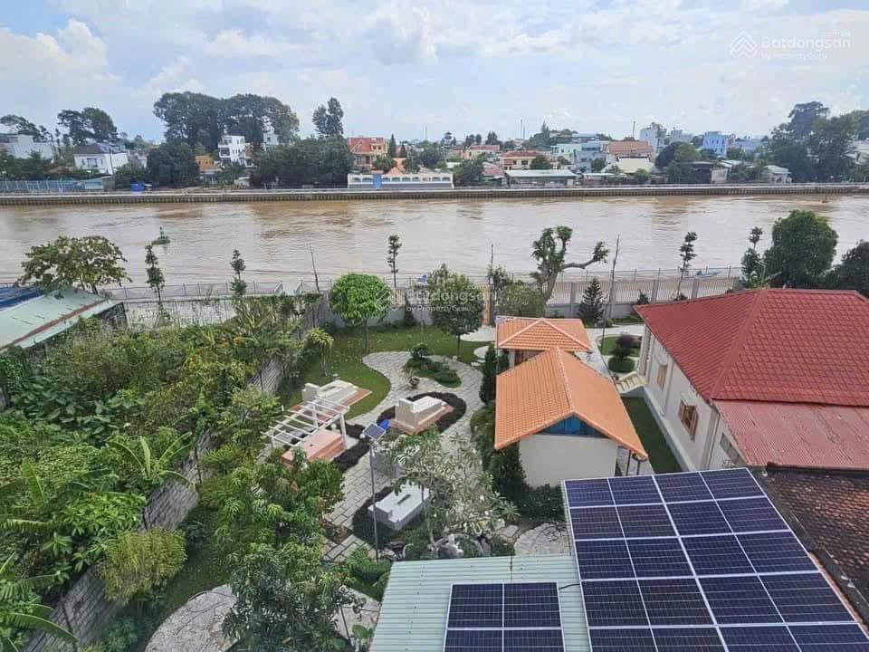 Villa sang trọng mặt tiền đường nguyễn thành phương gần sông đồng nai p. thống nhất, biên hòa