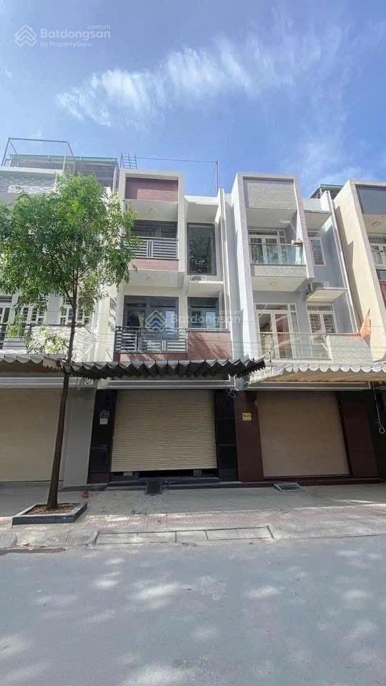 Bán nhà 1 trệt 2 lầu, ngay kdc phú gia 2, kế đại học nguyễn khuyến, phường trảng dài, 5,6 tỷ