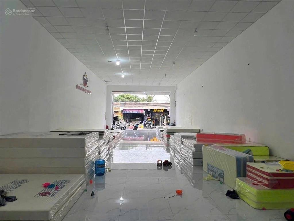 Bán nhà mặt tiền chợ phú thọ, trảng dài 10x32m  chỉ 16,8 tỷ