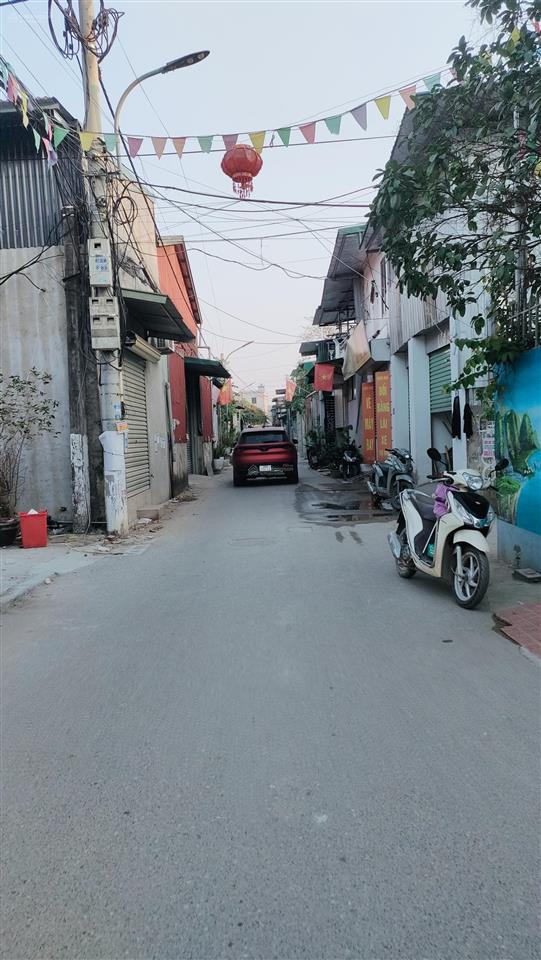 Tài chính ít dân cư đông đúc nhà cấp 4 đất kẹt trong đê đông la xã an khánh hoài đức hà nội