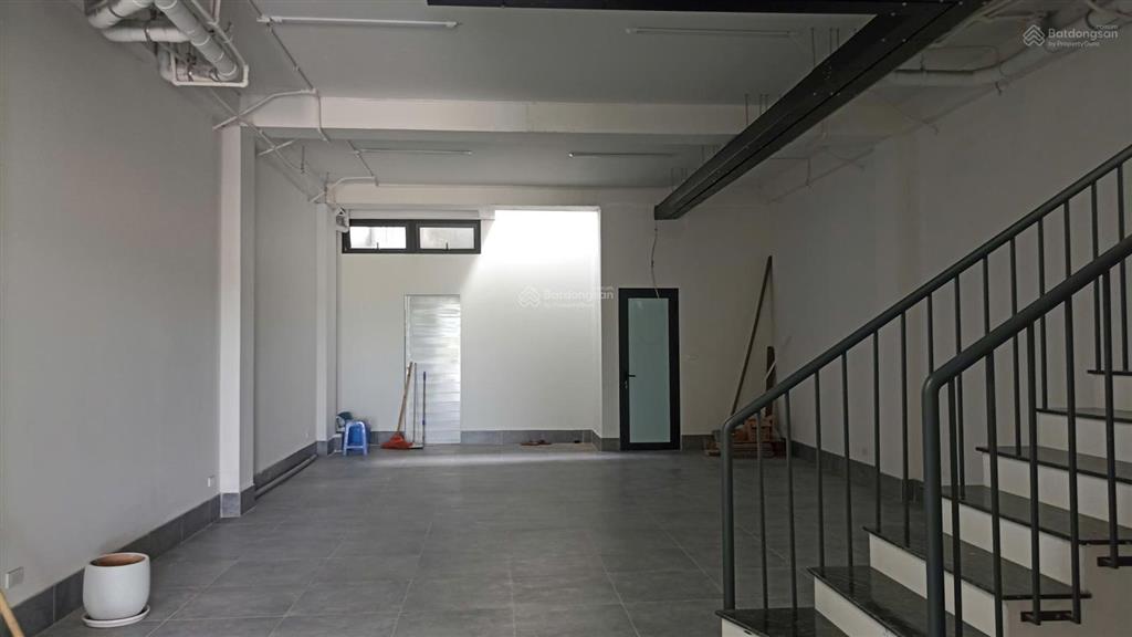 Cho thuê cửa hàng 120 m2 mặt tiền 7m ở mặt đường đê quai tứ liên, phường hồng hà, hà nội
