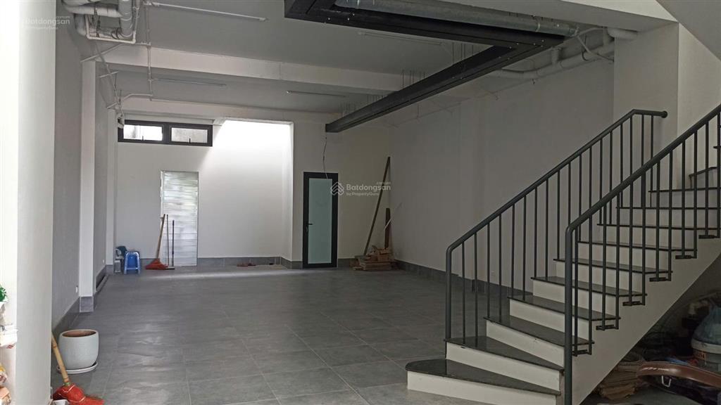 Cho thuê cửa hàng 120 m2 mặt tiền 7m ở mặt đường đê quai tứ liên, phường hồng hà, hà nội