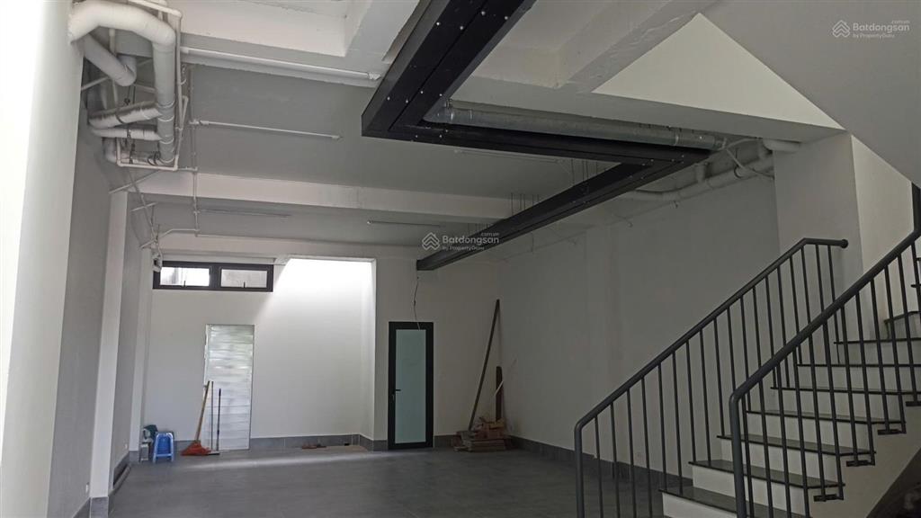 Cho thuê cửa hàng 120 m2 mặt tiền 7m ở mặt đường đê quai tứ liên, phường hồng hà, hà nội