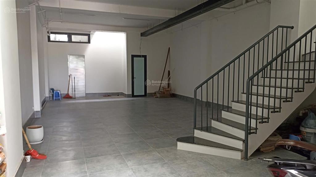 Cho thuê cửa hàng 120 m2 mặt tiền 7m ở mặt đường đê quai tứ liên, phường hồng hà, hà nội