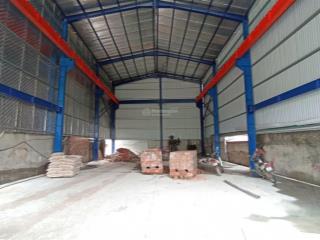 Cho thuê 300 m2 kho xưởng tại phùng xá, thạch thất  gần kcn thạch thất quốc oai.