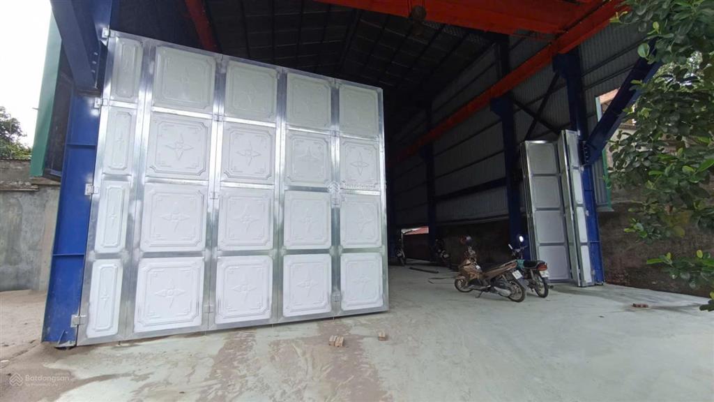 Cho thuê 300 m2 kho xưởng tại phùng xá, thạch thất  gần kcn thạch thất quốc oai.