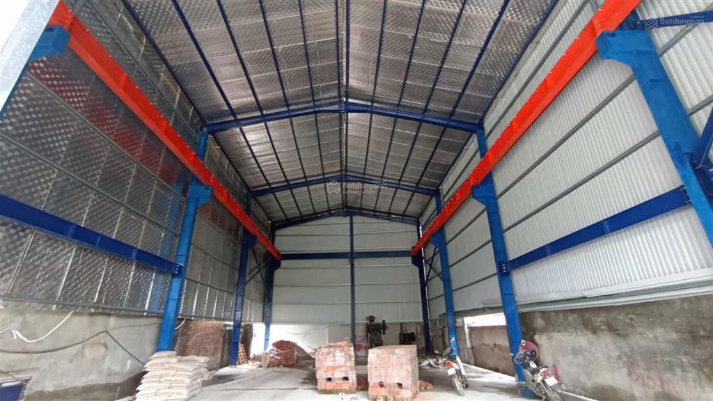 Cho thuê 300 m2 kho xưởng tại phùng xá, thạch thất  gần kcn thạch thất quốc oai.