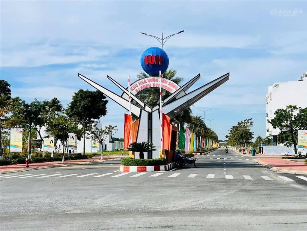 Kdc trung tâm hành chính mới thủ thừa giá chỉ từ 1 tỷ, 2,5 tỷ.  0908 951 *** kim long vị trí đẹp