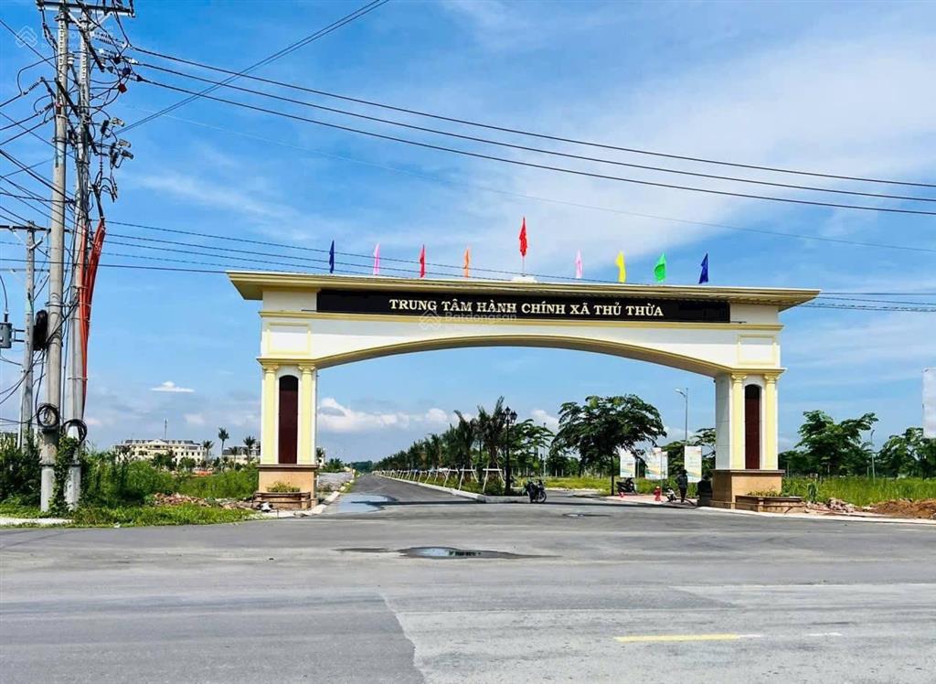 Kdc trung tâm hành chính mới thủ thừa giá chỉ từ 1 tỷ, 2,5 tỷ.  0908 951 *** kim long vị trí đẹp