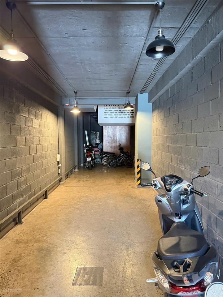 Bán nhà mtkd nguyễn hữu tiến, dt 3,2x24m đúc 1 lửng 4 lầu sân thượng giá 9,9 tỷ