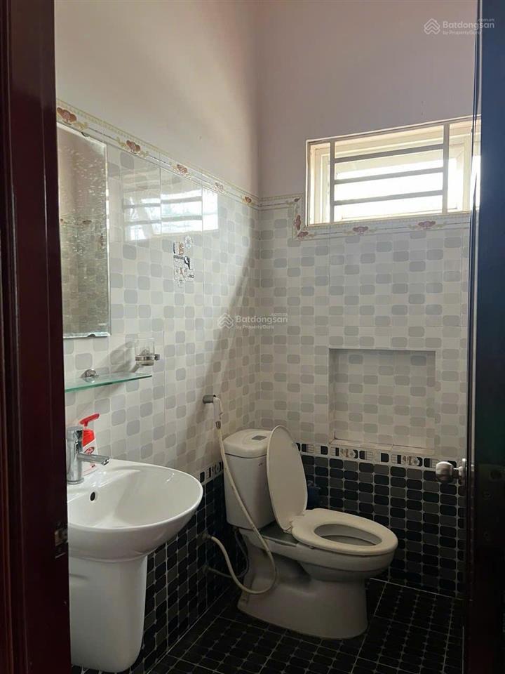 Cho thuê nhà nguyên căn 300m2 rộng rãi thoáng mát khu tđc long an long thành