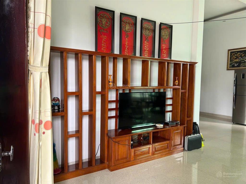 Cho thuê nhà nguyên căn 300m2 rộng rãi thoáng mát khu tđc long an long thành