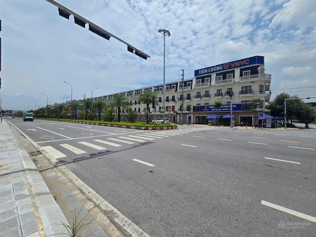 Bán đất 2 mặt tiền, đường 42m lê duẩn gần ngay bv việt đức 2, diện tích 260m2, mặt 10m, giá 37.7 tỷ