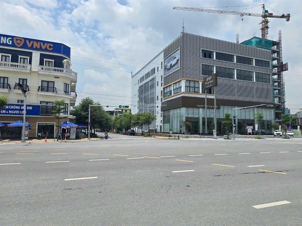 Bán đất 2 mặt tiền, đường 42m lê duẩn gần ngay bv việt đức 2, diện tích 260m2, mặt 10m, giá 37.7 tỷ