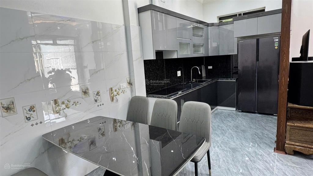 Bán nhà ngõ trần hưng đạo, phủ lý, 4 tầng full nội thất, thang máy, ô tô vào tận nhà, giá 3.7 tỷ