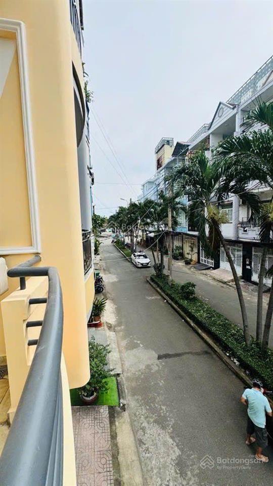 13ty5 thương lượng bán nhà mặt tiền đường nhựa 12m lề đường 3m cách tttm parc mall vài chục mét