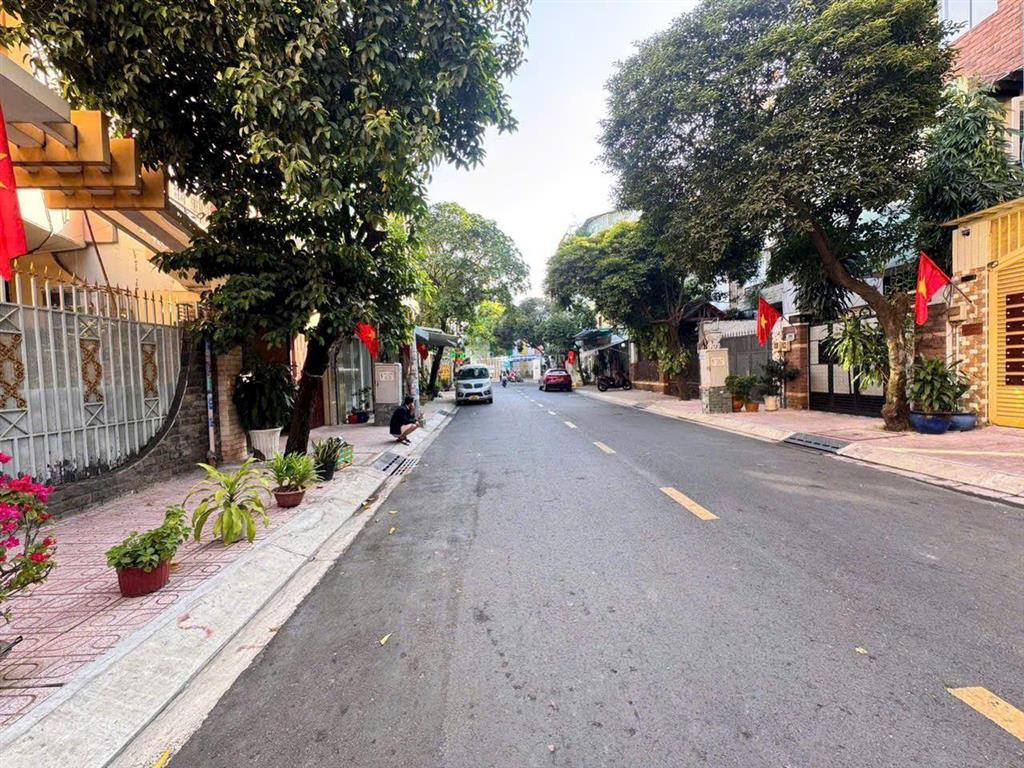 32 tỷ thương lượng chính chủ cần bán 2 căn liền nhau 8x24m vị gần mặt tiền đường phạm hùng