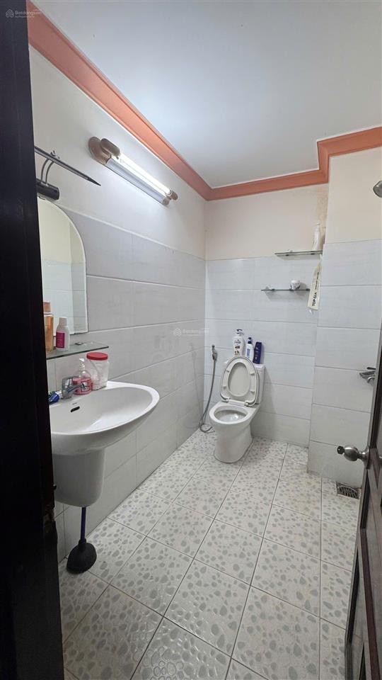24 tỷ thương lượng bán nhà mặt tiền đường dương quang đông p5q8