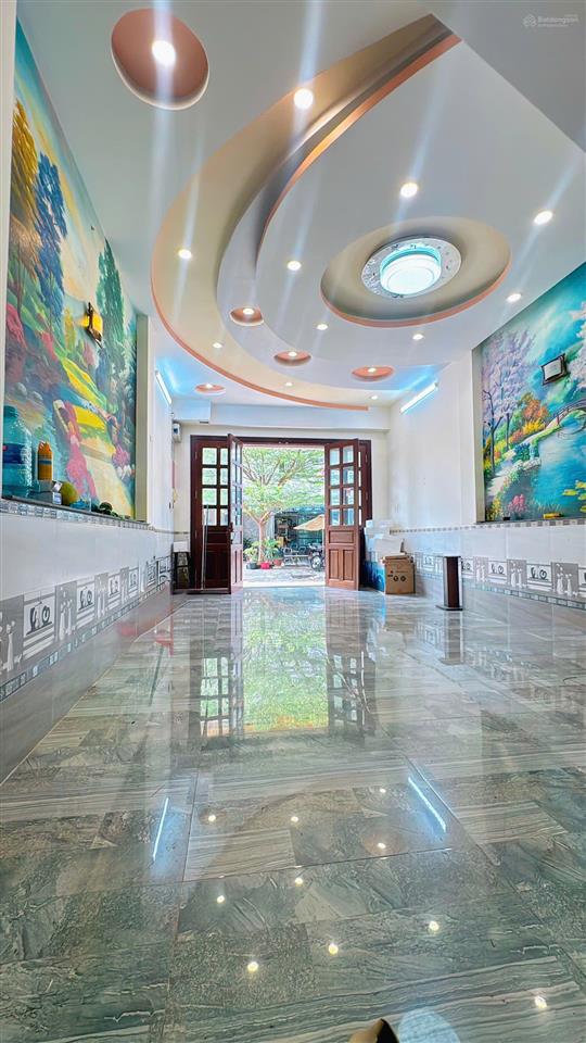 11ty8 thương lượng chính chủ bán nhà mặt tiền đường nội khu dân cư bông sao