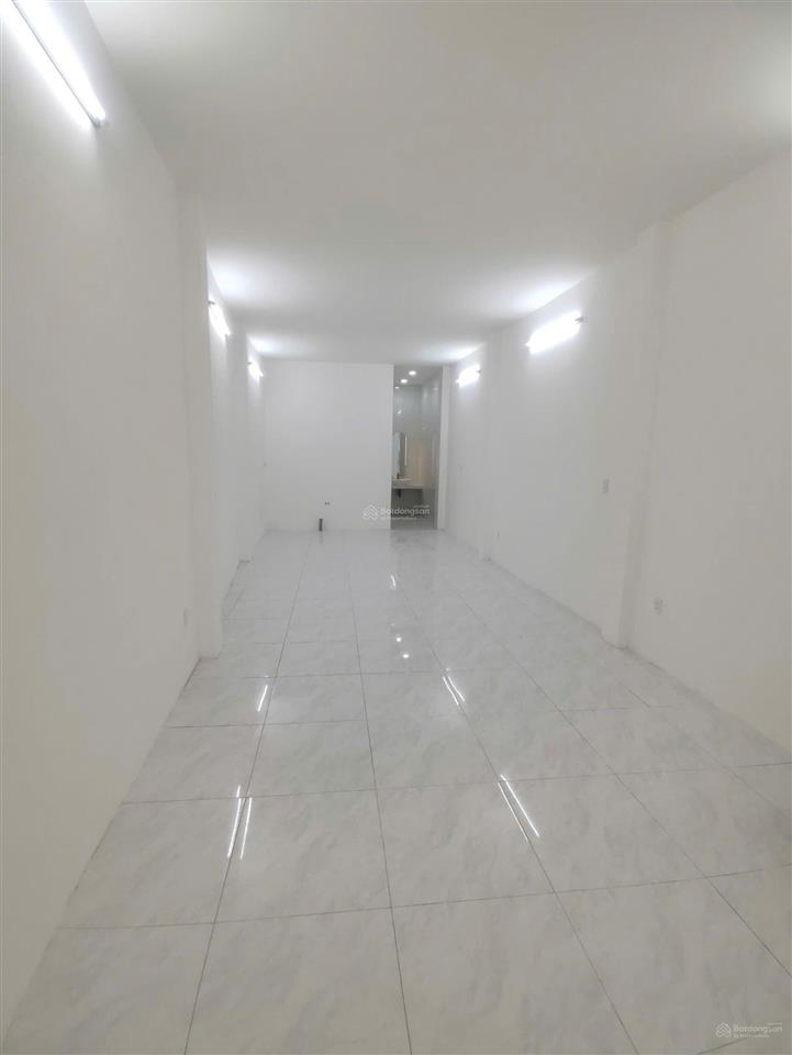 13 tỷ 900tr thương lượng bán nhà mt đăng chất p chánh hưng ( p2q8 củ)
dt 3.6x20m 1 trệt 1 lầu
vị